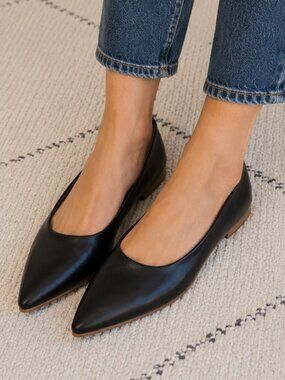 Zodiac women's black leather pointed-toe ballet flats 9.5